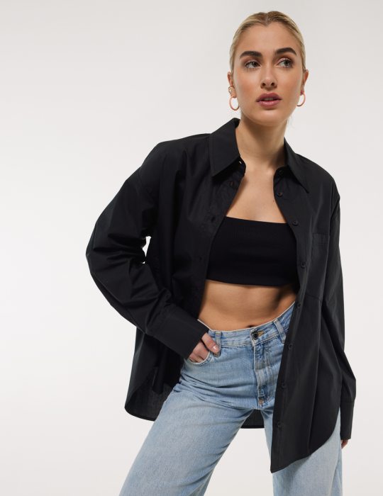 Γυναικείο μαύρο κλασικό πουκάμισο με τσέπη oversized