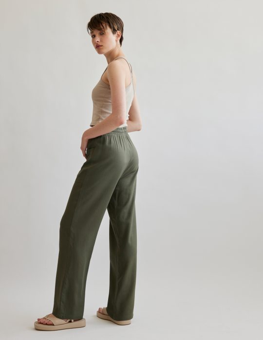 Γυναικείο ίσιο παντελόνι casual με λάστιχο και τσέπες