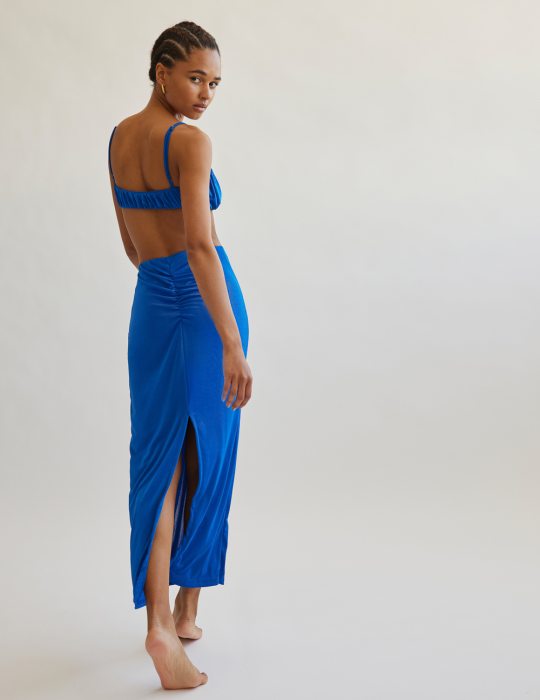 Γυναικείο σετ maxi φούστα με σκίσιμο και crop τοπ με λεπτές τιράντες