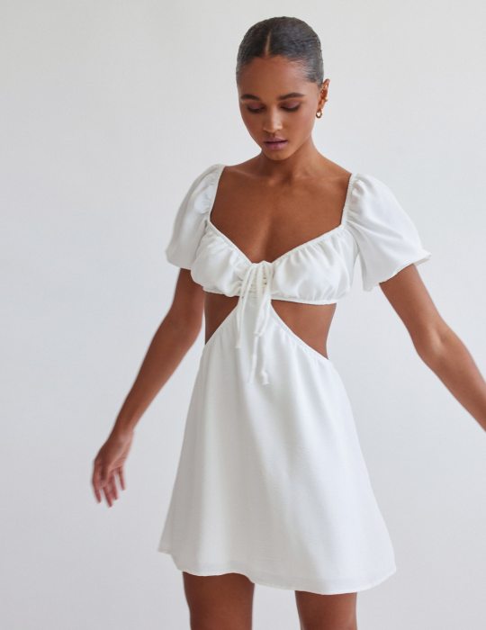 Μίνι cut-out φόρεμα με κοντό μανίκι και δέσιμο