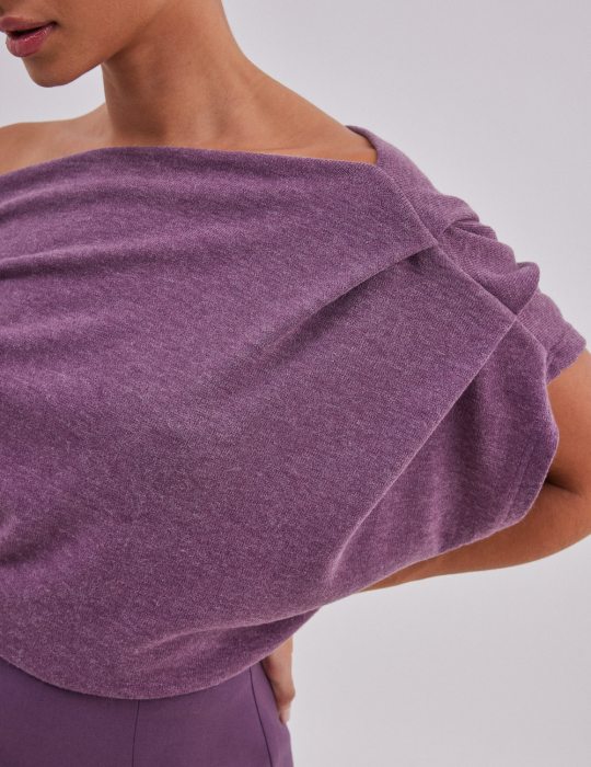 Γυναικεία ντραπέ πλεκτή μπλούζα με έναν ώμο