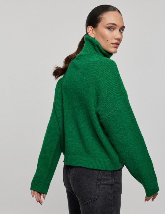 Γυναικείο πουλόβερ με πλέξη ριπ και γυριστό λαιμό