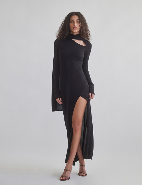 Μαύρο μακρύ πλεκτό φόρεμα με σκίσιμο