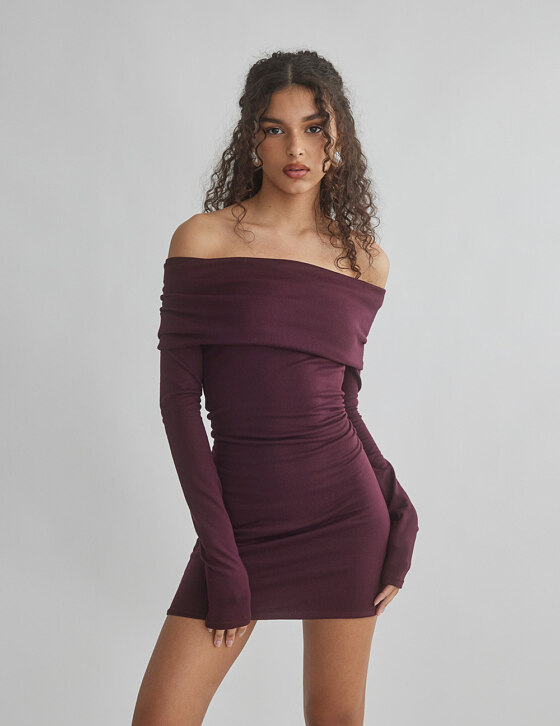 Off-shoulder ελαστικό μίνι φόρεμα