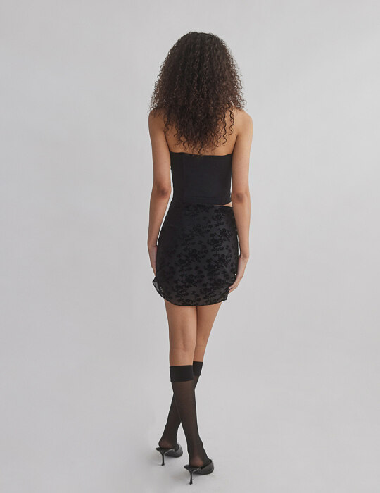 Μαύρη ανάγλυφη μίνι φούστα