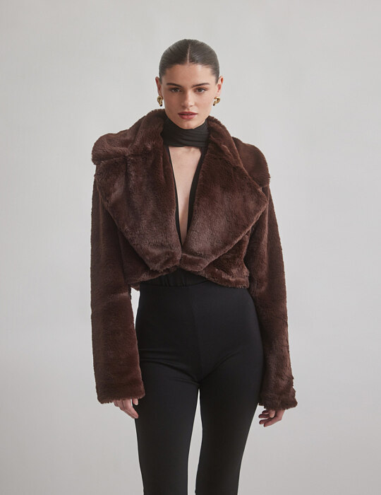 Cropped παλτό με όψη γούνα