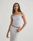 Off-shoulder τοπ με ανεστραμμένες τιράντες
