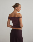 Off-shoulder τοπ με ανεστραμμένες τιράντες