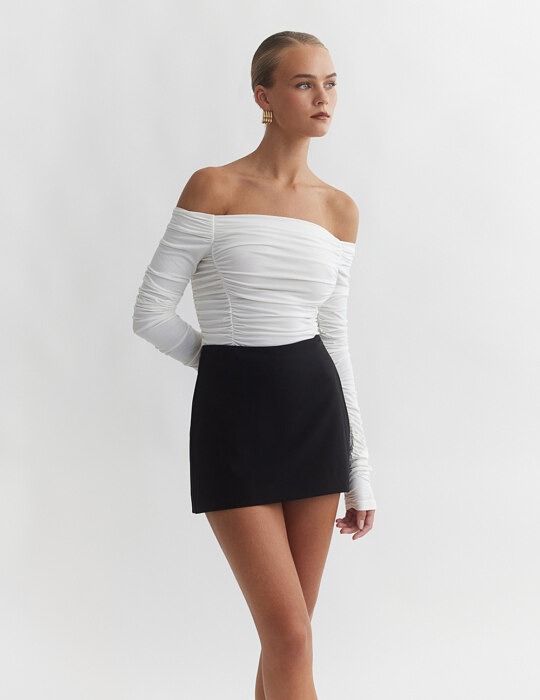 Off-shoulder μπλούζα με σούρες από bamboo