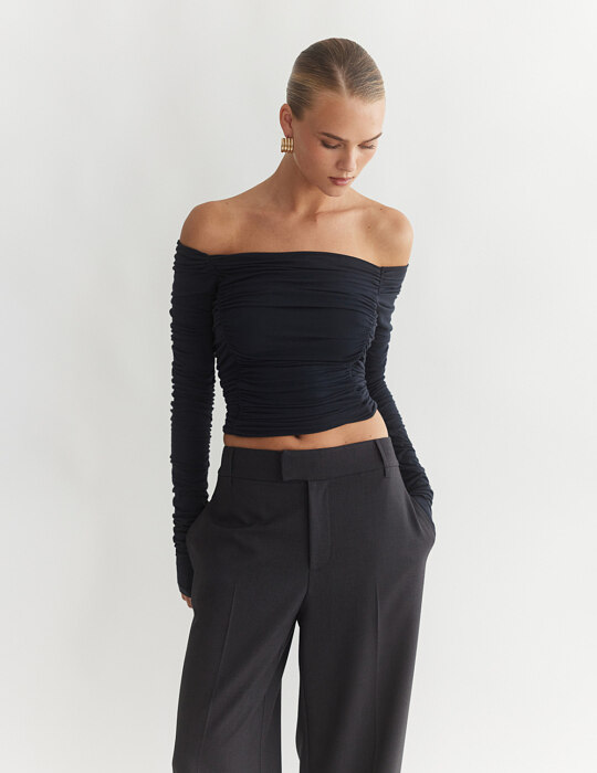 Off-shoulder μπλούζα με σούρες από bamboo