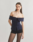 Βελούδινο off-shoulder τοπ με κουμπιά