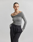 Off-shoulder πλεκτή μακρυμάνικη μπλούζα