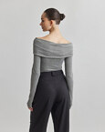 Off-shoulder πλεκτή μακρυμάνικη μπλούζα