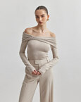 Off-shoulder πλεκτή μακρυμάνικη μπλούζα