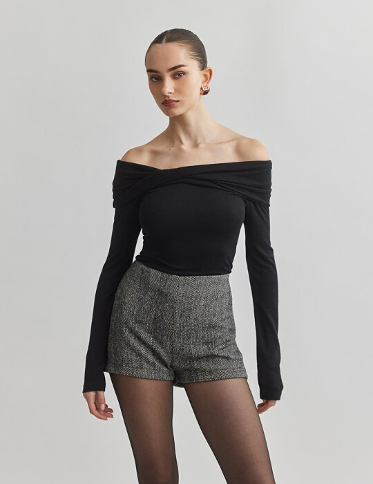 Off-shoulder πλεκτή μακρυμάνικη μπλούζα