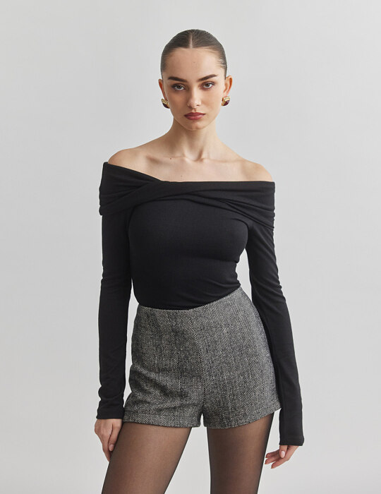 Off-shoulder πλεκτή μακρυμάνικη μπλούζα