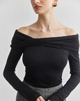 Off-shoulder πλεκτή μακρυμάνικη μπλούζα