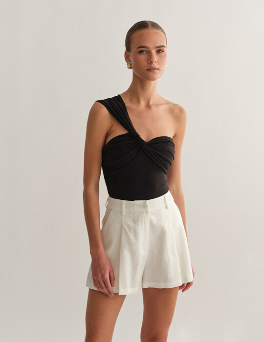 One-shoulder κορμάκι με σούρες