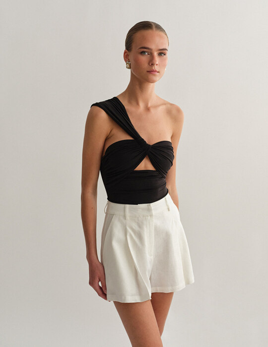 One-shoulder κορμάκι με σούρες