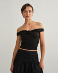 Off-shoulder τοπ με λεπτομέρεια λουλούδι