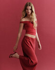 Off-shoulder τοπ με λεπτομέρεια λουλούδι