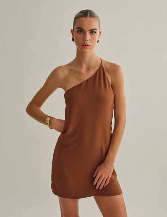 One-shoulder μίνι φόρεμα με ανοιχτή πλάτη