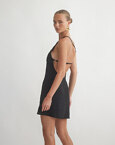 One-shoulder μίνι φόρεμα με ανοιχτή πλάτη