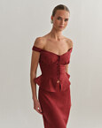 Off-shoulder λινό τοπ με κουμπιά