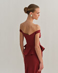 Off-shoulder λινό τοπ με κουμπιά
