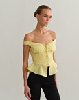 Off-shoulder λινό τοπ με κουμπιά