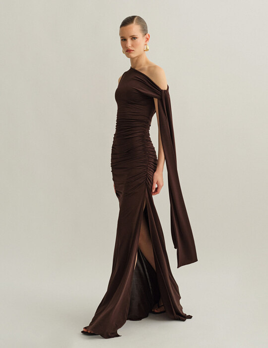 One-shoulder maxi φόρεμα με δέσιμο