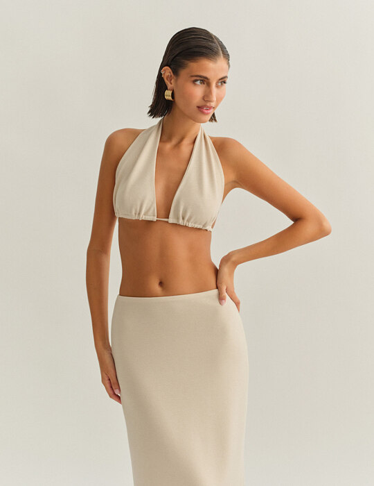 Halter crop τοπ με ελαφριά πλέξη