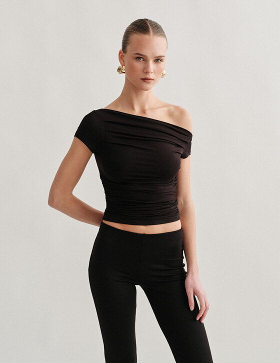 One-shoulder τοπ με σούρες bamboo
